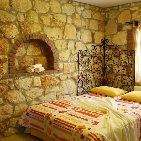 Lithos House